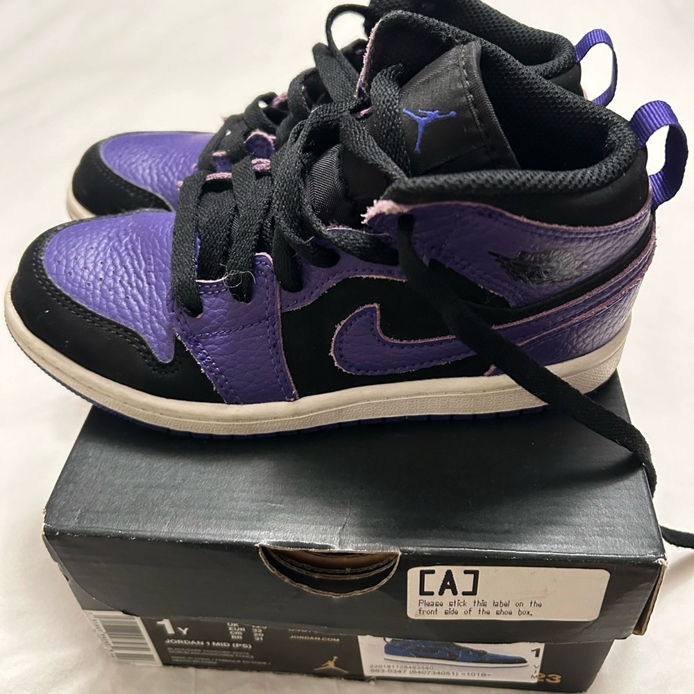 Nike jordan 1 mid size 1y. Purple and black